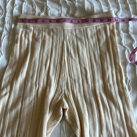 & Other Stories Ribbed Knit Shorts - Picture 2 of 9